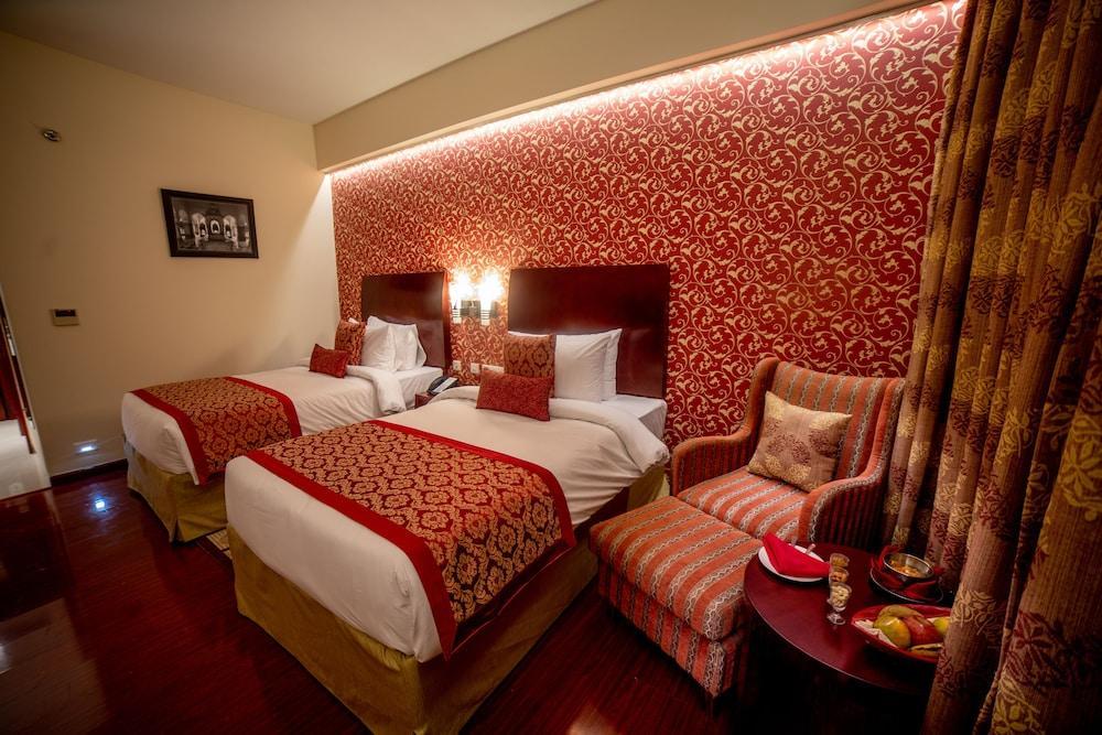 Ramada By Wyndham Jaipur Jaisinghpura Hotel Exterior photo